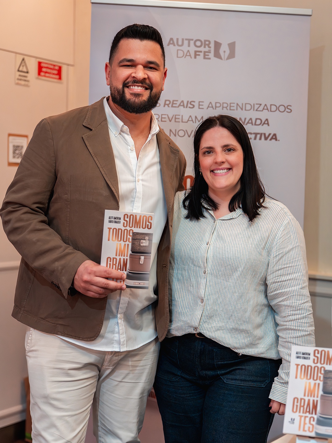 Aleff e esposa no lançamento